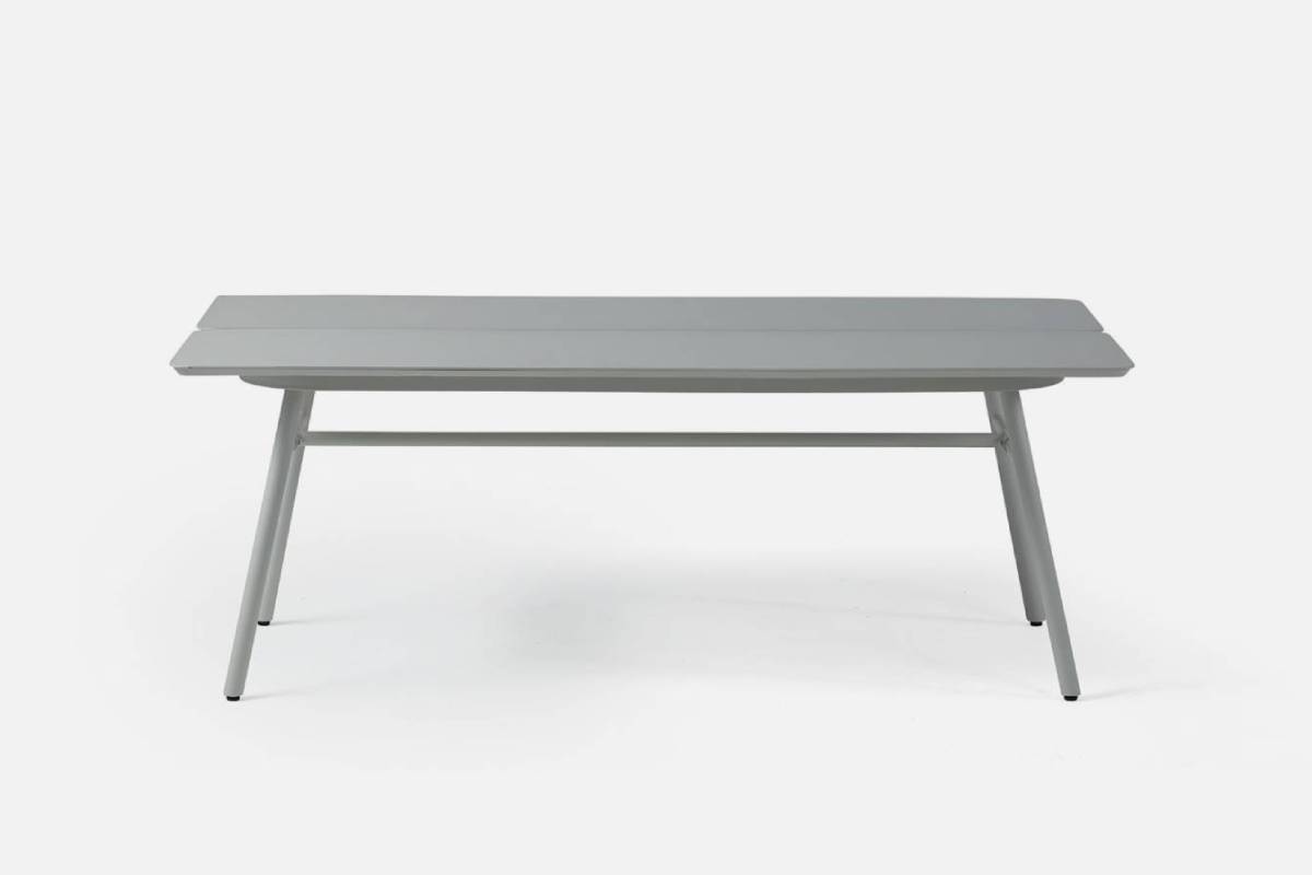 RIO dining table